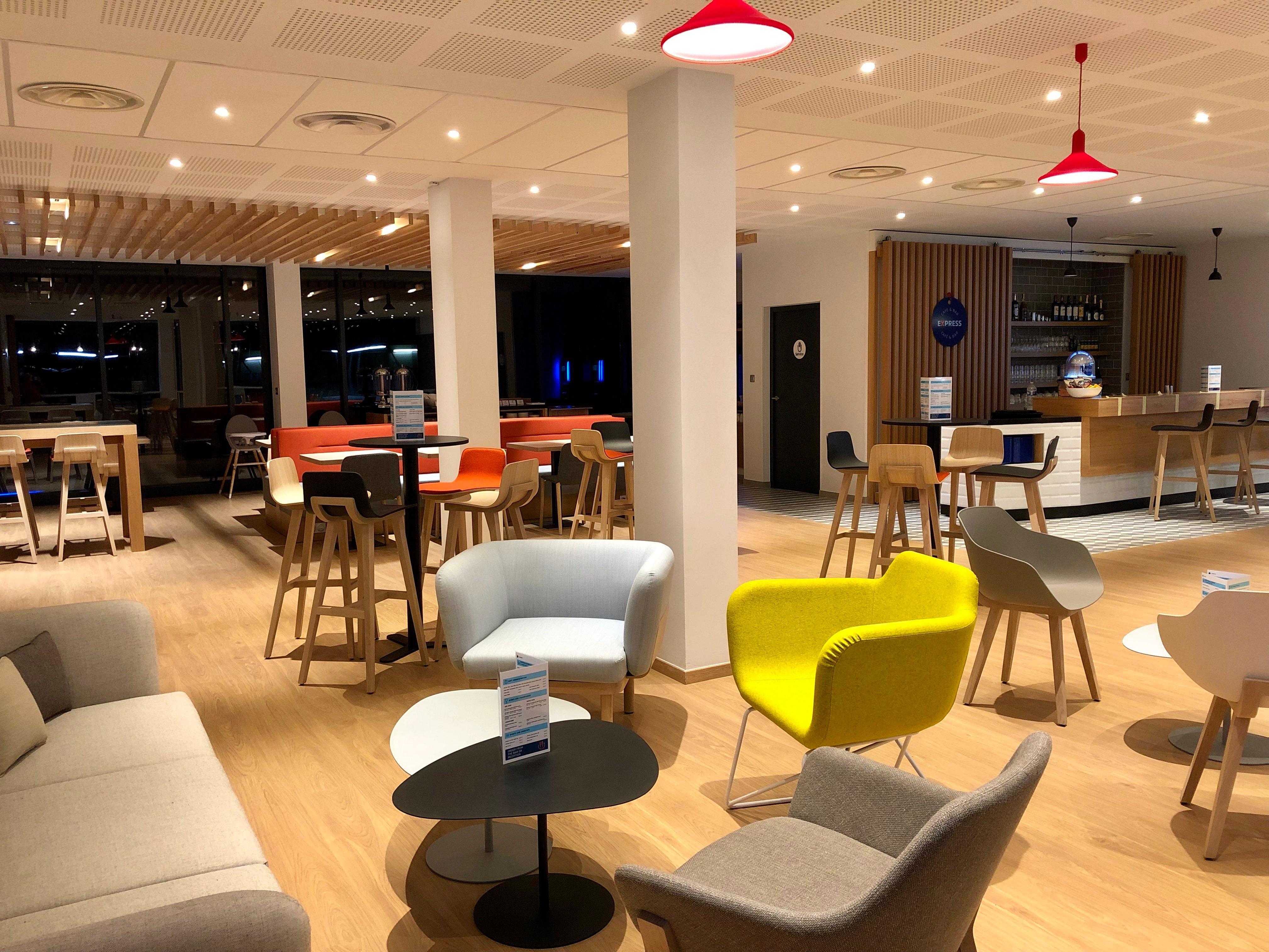 Holiday Inn Express - Bordeaux - Lormont By Ihg Exterior foto
